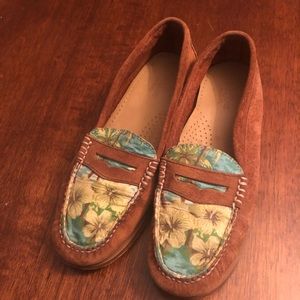 Weejuns Loafers